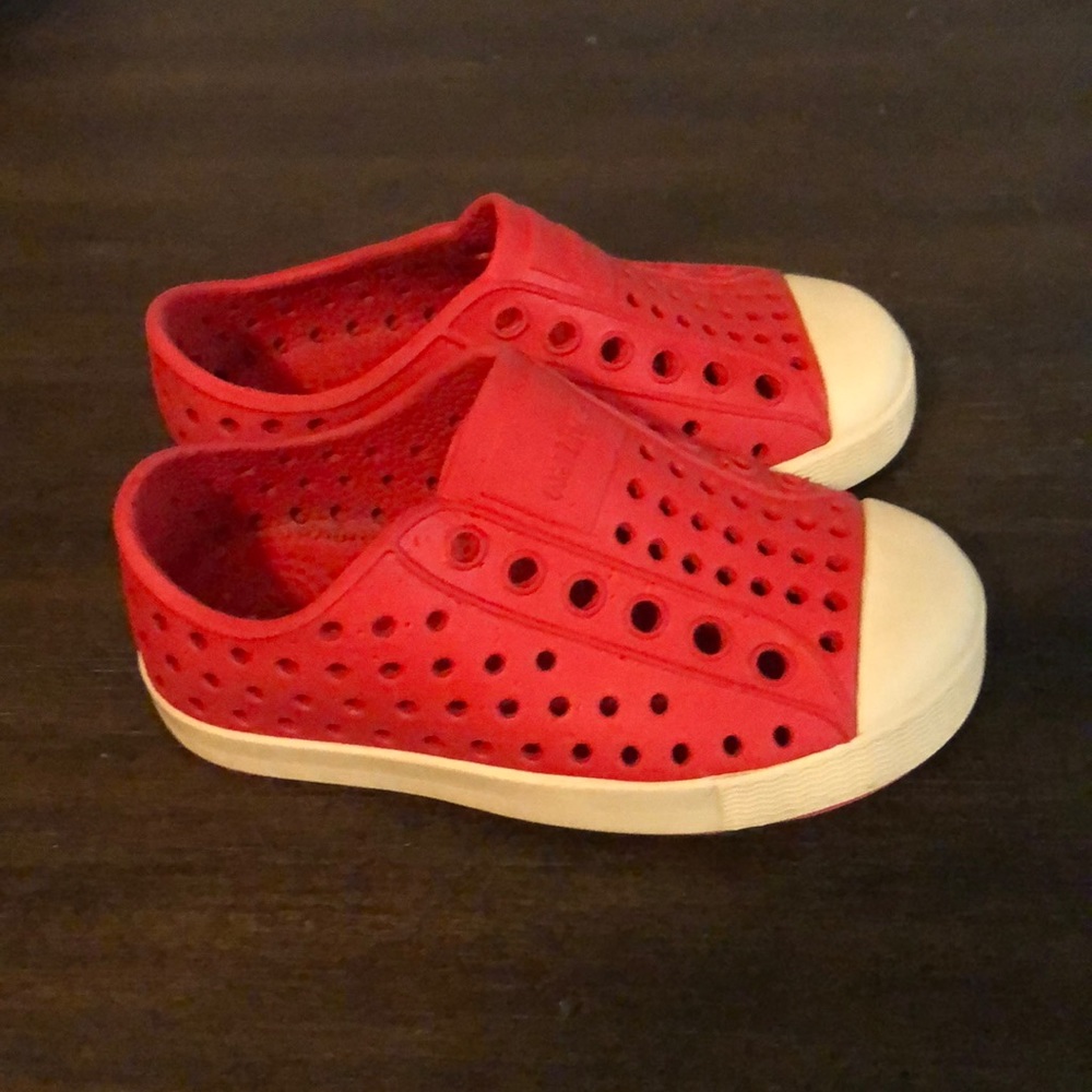 Native red shoes
